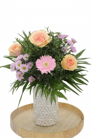 Blumenstrauß 'Blumenfreude' mit Rosen, funkelnden Germini und spritzigen Santini, ergänzt durch grünes Beiwerk.