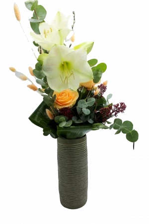 Blumenstrauß Weiße Magie aus Amaryllis, Rosen und Skimmia.